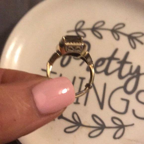Gold Band with Smokey Topaz Square Shaped Stone - Picture 3 of 3